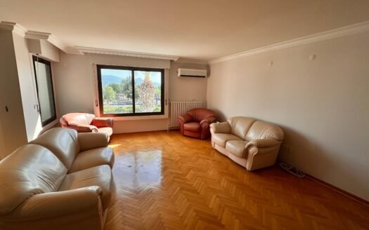 YENİLENMİŞ, BOSTANLI’DA İŞİNİZE DEĞER KATACAK 3+1 180m2