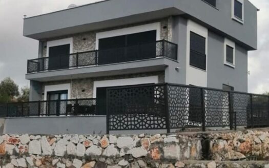Belenbaşında SATILIK 6 + 1 Tripleks Villa