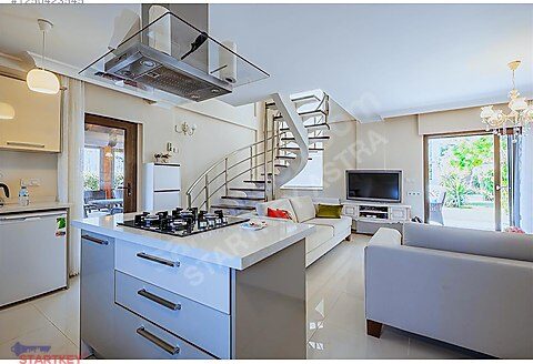 İki Kadın Bir Anahtar’dan Satılık Çeşme Alaçatı Site İçi Villa