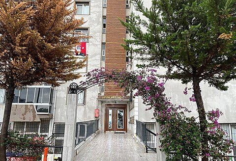 Buca’da Çevre Yolu Yakını İçi Yenilenmiş 3+1 Satılık Daire