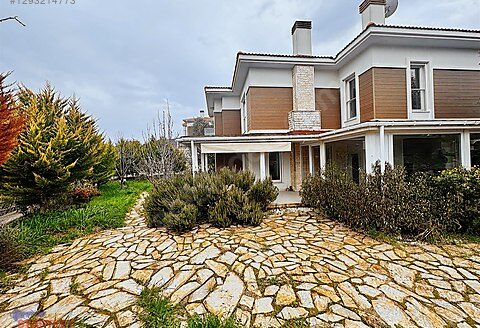Güzelbahçe 4 Mevsim Konaklarında 4+1 Satılık Villa