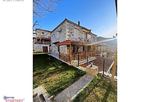 İki Kadın Bir Anahtar dan Eski Foça da Satılık Tribleks Villa